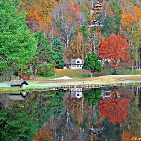 Romantic, Honeymoon Cabin In The Smokies! แกตลิงเบิร์ก ภายนอก รูปภาพ