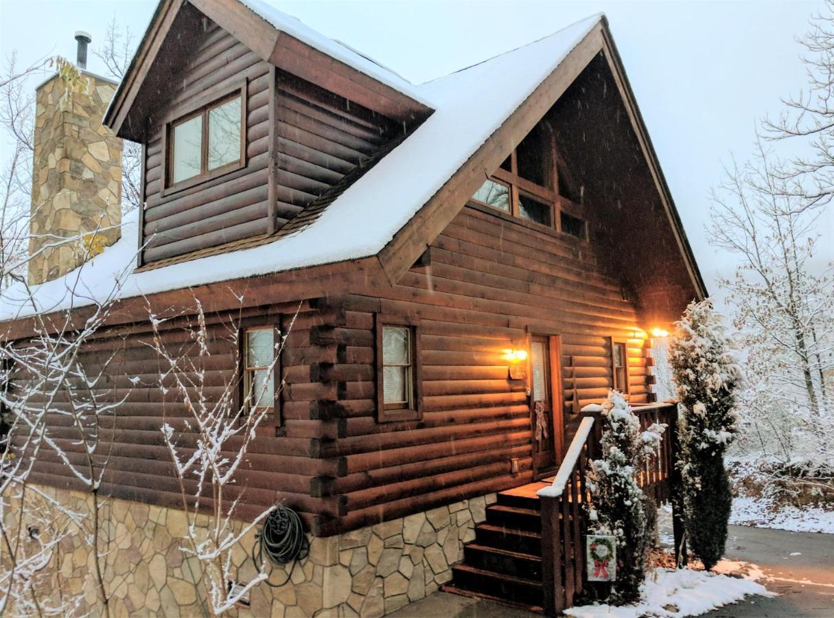 Romantic, Honeymoon Cabin In The Smokies! แกตลิงเบิร์ก ภายนอก รูปภาพ