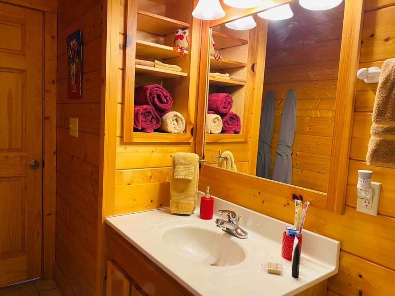 Romantic, Honeymoon Cabin In The Smokies! แกตลิงเบิร์ก ภายนอก รูปภาพ