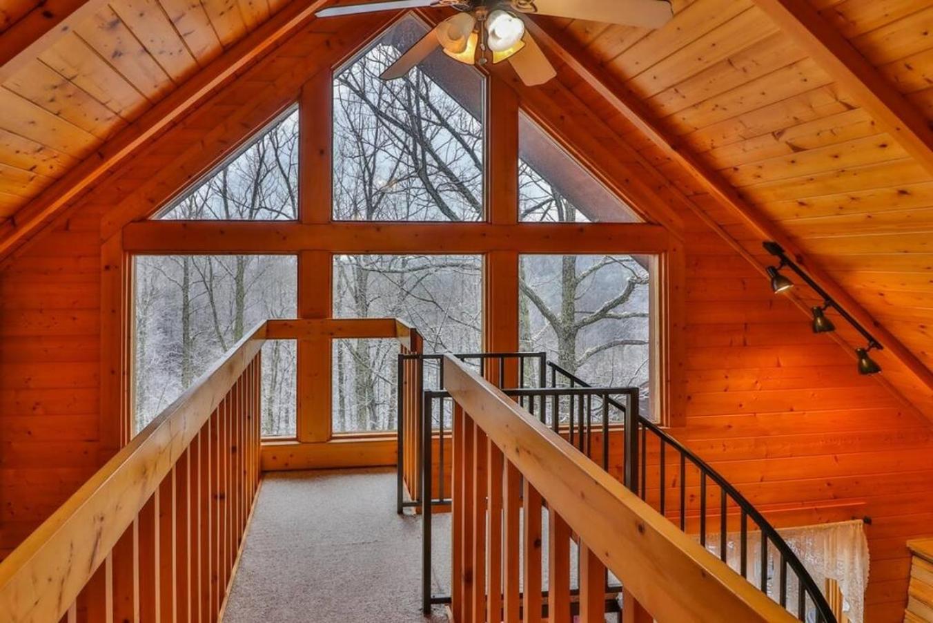 Romantic, Honeymoon Cabin In The Smokies! แกตลิงเบิร์ก ภายนอก รูปภาพ