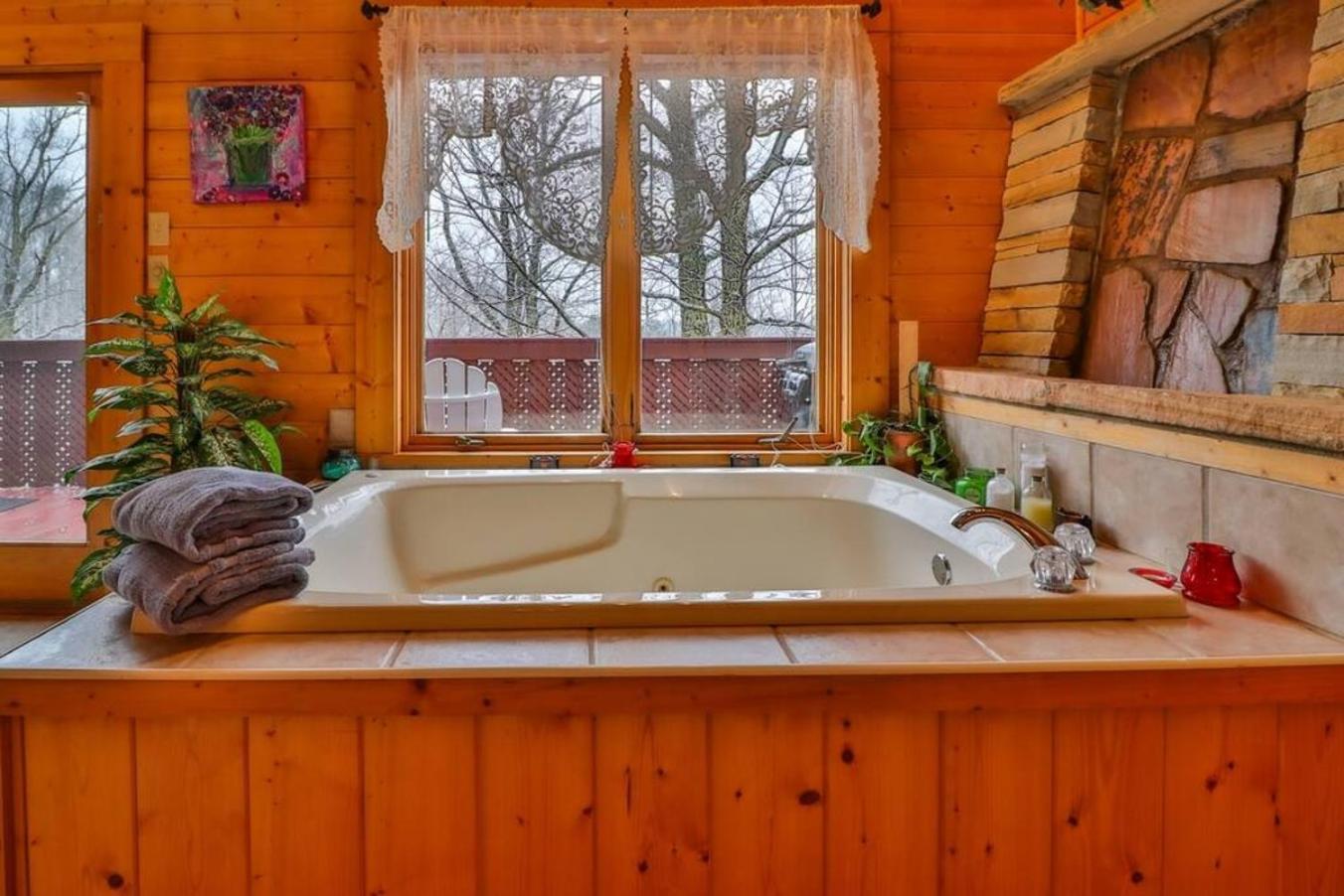 Romantic, Honeymoon Cabin In The Smokies! แกตลิงเบิร์ก ภายนอก รูปภาพ