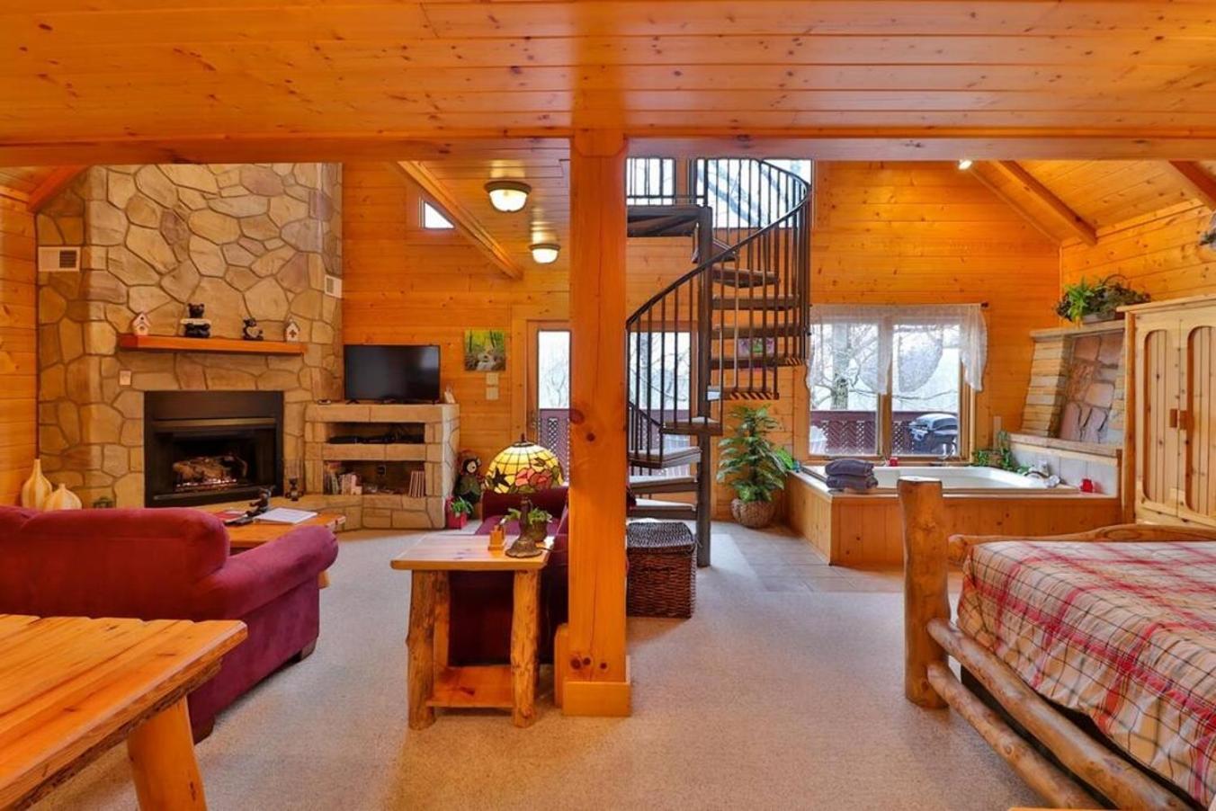 Romantic, Honeymoon Cabin In The Smokies! แกตลิงเบิร์ก ภายนอก รูปภาพ